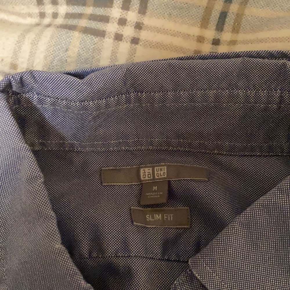 Uniqlo button down - Picture 2 of 2